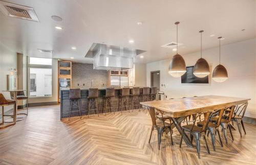 Spectacular Central City 2BD2BA - Foto 71