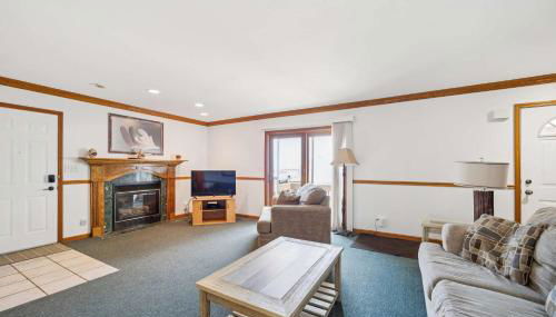 Spacious 4BR Lakefront Cottage - Perfect for Groups - Foto 4