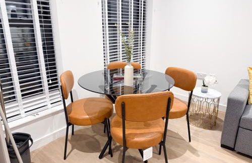 Spacious Modern 1 Bed Apartments in St Neots - Perfect for Contractors & Professionals - Free Parking - WiFi - Fully Equipped Kitchen - Smart TV Ideal for Work Stays and Long Projects - Foto 40