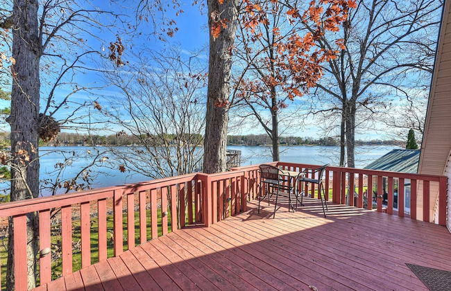 Bear Creek Lodge by Avantstay Lakefront + Dock - Photo 41