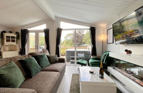 Lodge by the Lake - Lake District - Hot Tub - Foto 4