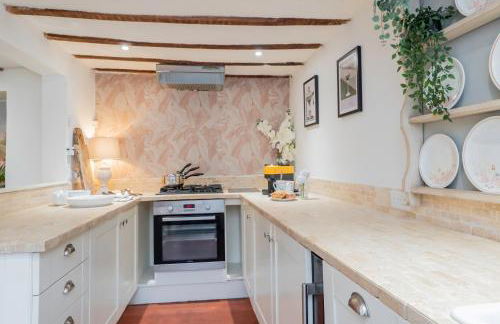 Heron Stays Bath- Boutique Period Group Properties, Parking for 4 Cars, Just 3 Miles to Bath Central, Sleeps 14 - Photo 36