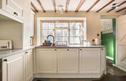 Charming Cottage in Cotswolds Riverside Village - Foto 13