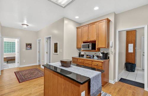 Screened Porch w Swing, Fire Pit, Grill & Deck - Photo 15