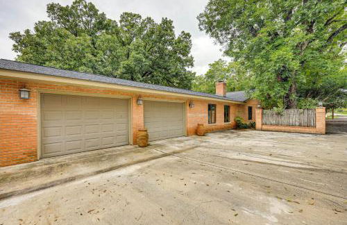 Del Rio Home with Large Yard, BBQ and Fireplace! - Foto 34