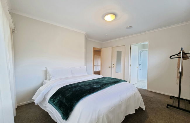 Beautiful 3BR House - WiFi - Car park - Foto 6