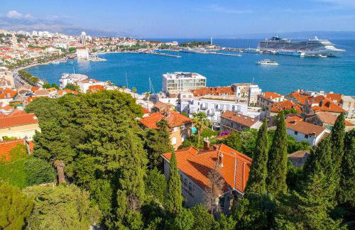 Stone Villa Majestic w Pool - Split Center - Photo 14