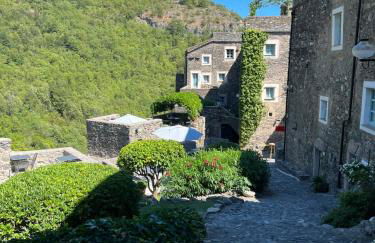 Spacious 2 bedroom condo - Photo 21