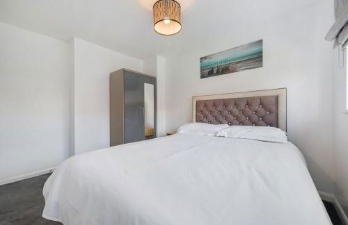 Stylish 4 Bed Trentham Retreat with Pool Table - Foto 31