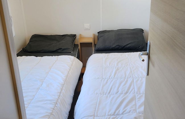 Swanky Mobile Home in Saint Jean de Monts Near Seabeach - Photo 3