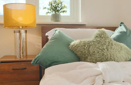 Heathrow Modern House with Parking & Fast WiFi - Foto 34