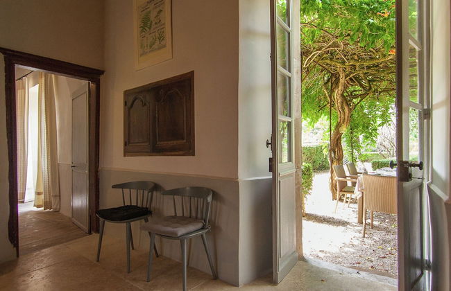 Historic Mansion by River Cenevieres - Foto 33