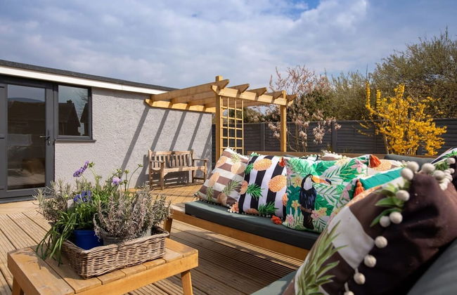 Seaside Serenity 3-bed Deck Garden Near Shore - Photo 64