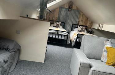 Shepherds Hut - Photo 7