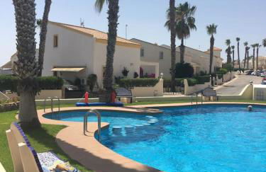 Casa Orihuela Costa con parking privado y piscina - Foto 12