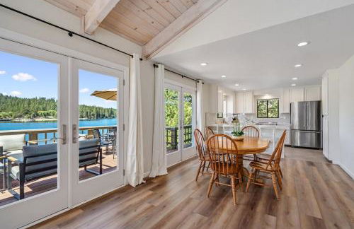 Lakefront Villa with 180 degree view private dock and boats - Foto 28