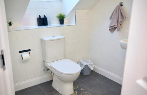 Modern house in City Centre with private parking and gated property - Foto 15