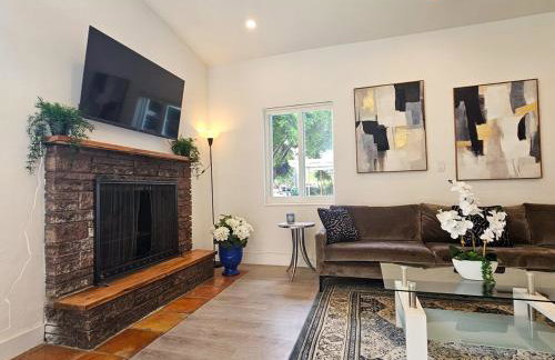 Modern 3BR Home Near Holycross Hospital - Foto 18