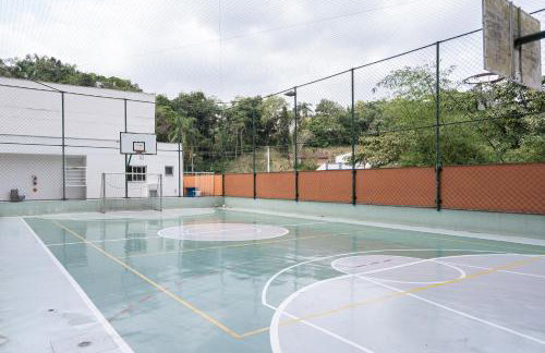 Apto a 10 min da Vila Germânica, dois quartos, salas de estar e jantar, cozinha completa, sacada com churrasqueira, Wi-Fi, Piscina, academia, mercadinho 24 horas e Vaga de garagem - Foto 18