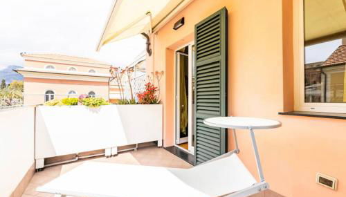 Bilocale affrescato con box privato & spiaggia a 150m - Foto 4