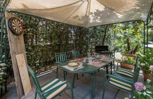 4 Bedroom Lovely Apartment In Nerola - Foto 2