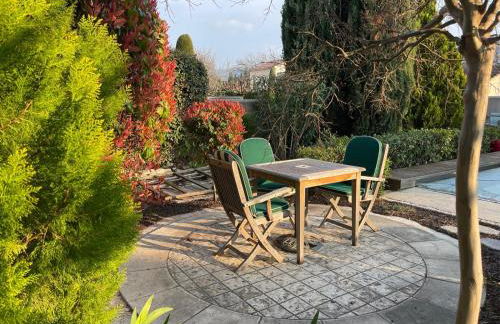 Villa Nicole avec piscine & jardin privés, parking dans le cœur du Luberon, proche Gordes, Roussillon, Goult, Bonnieux - Foto 31