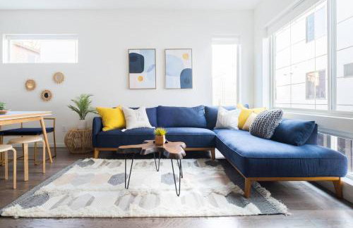 Walk to Restaurants from a Designer Cap Hill Home - Foto 7