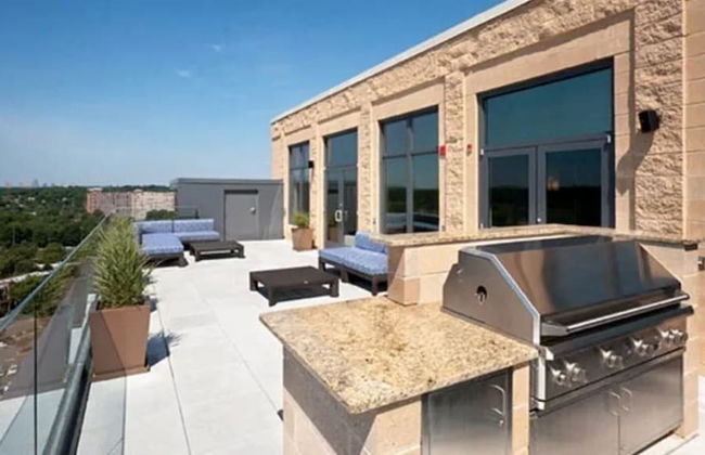 Pentagon Luxe Apartments - Photo 33