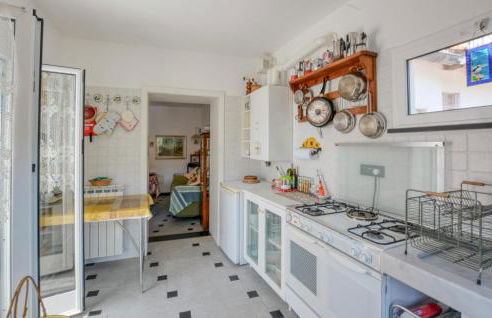 2 Bedroom Nice Apartment In Moneglia - Foto 13