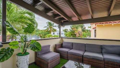 New! Miami & Calle Ocho Simpson's Funhouse! - Foto 2