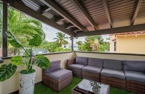 New! Miami & Calle Ocho Simpson's Funhouse! - Photo 2