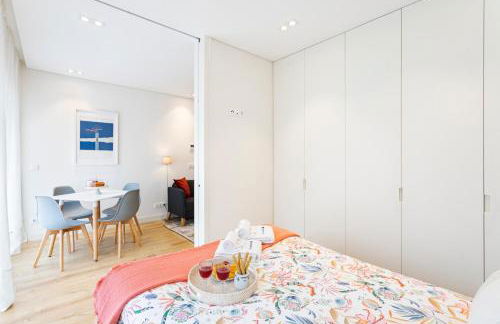 Studio w/ Terrace, Pool & Gym | Antas by Host Wise - Foto 7