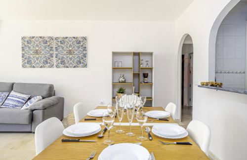 2308- 2bedrooms apt with stunning sea view-terrace - Photo 4