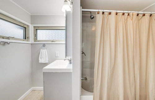 Dock and Backyard Bar Spacious Barnegat Bay Retreat - Foto 25