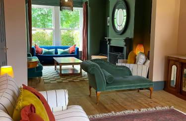 Spacious home in Leeds ideal for gatherings with free parking - Foto 60