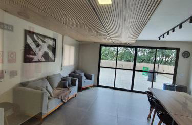 Studio Novo e completo perto da PUC - Foto 23