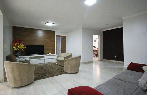 Casa com Piscina e Churrasqueira em Taguatinga - Foto 7