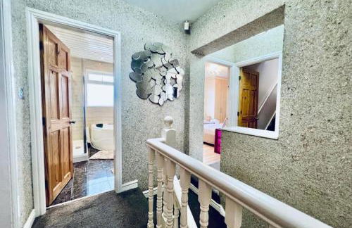 13 Guests - Free Parking - Manchester House - Foto 11