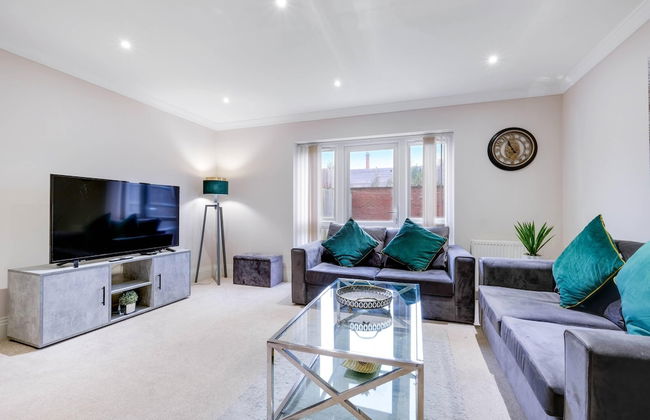 Town Center 4 Bedroom 4 bathroom House - Foto 47