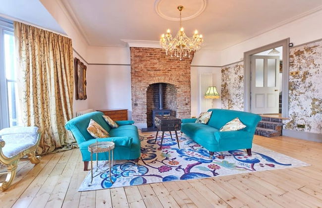 Host Stay Peacock House - Photo 4