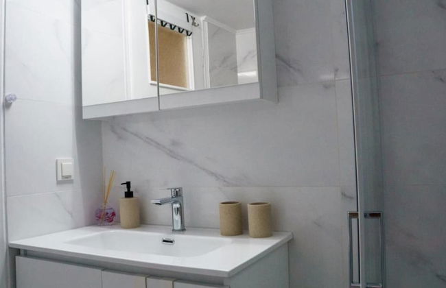 Loutraki Coastal Apartment Retreat - Foto 9