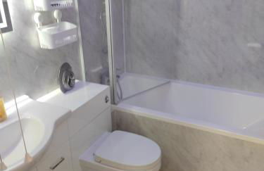 Modern 2 bed house sleeps 6 - Photo 29