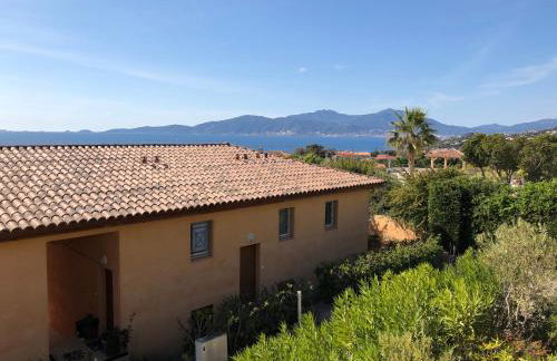 PORTICCIO, AGOSTA PLAGE vue mer pour 6 p, 2 ch, PROMO 7 nuits - Foto 4