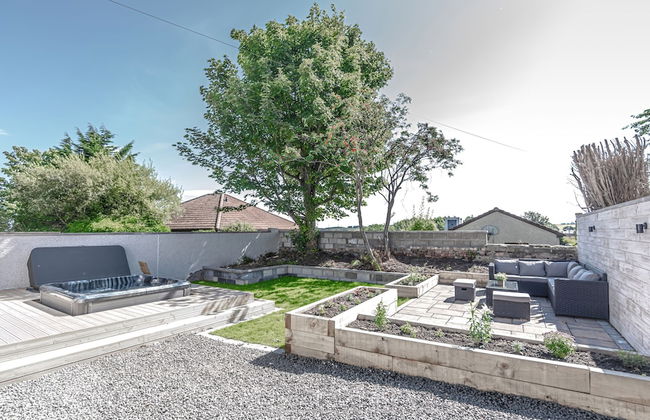 Lovely 1-bed Cottage in Kelty With Hot Tub - Foto 13