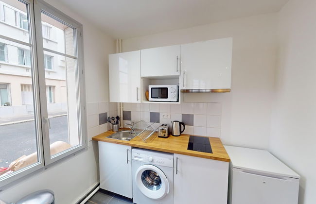 Beautiful 3bed House Garden & Parking - Photo 4