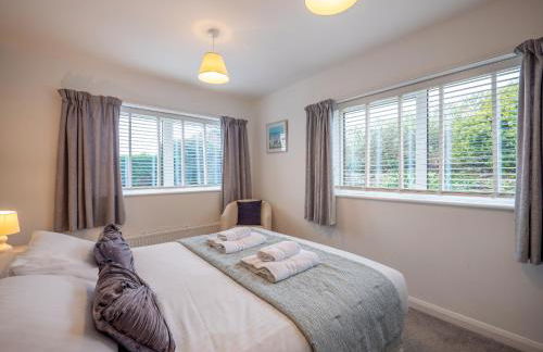 Spacious Coastal Retreat with Sea Views - Foto 55