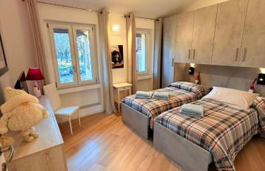 Lele Home Bilocale nel centro città 900m dalla stazione - Foto 12