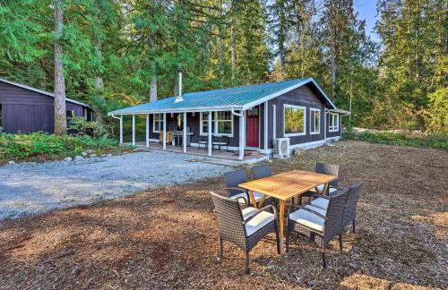 Dreamy Riverside Cabin with Fireplace and Grill - Foto 25