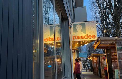 Cozy Laurelhurst Retreat - Photo 4