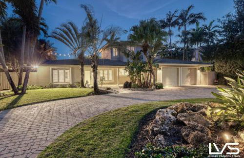 New Royal 80ft Waterfront Wlk2Beach HotPool Spa KitchenBBQ - Foto 19